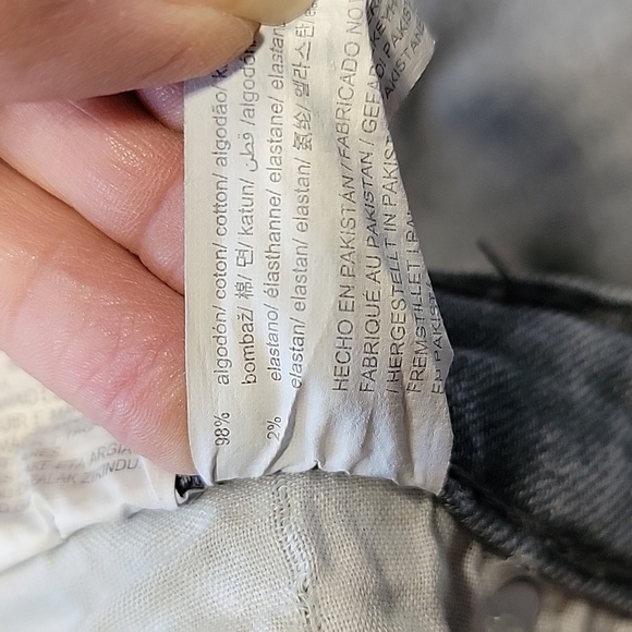 Zara Gray High Rise, Split Hem Distressed Size 6 Jeans, Gently Used Condition - Picture 4 of 15